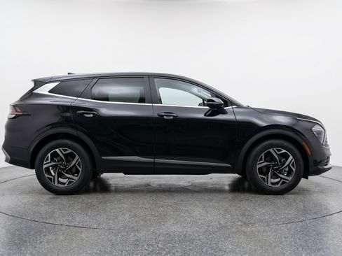 Used 2025 Kia Sportage LX AWD/4WD image 11