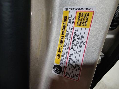 Used 2013 Cadillac XTS Luxury w/ Driver Awareness Package image 35