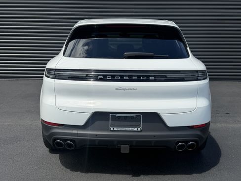 Used 2024 Porsche Cayenne AWD/4WD image 10