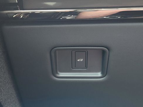 Certified 2025 Land Rover Range Rover Sport Dynamic SE image 16