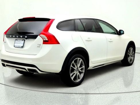 Used 2015 Volvo V60 T5 Cross Country w/ Convenience Package AWD/4WD image 5