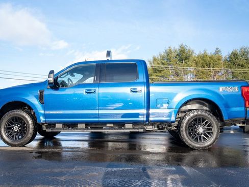 Used 2022 Ford F250 Lariat w/ Black Appearance Package image 3