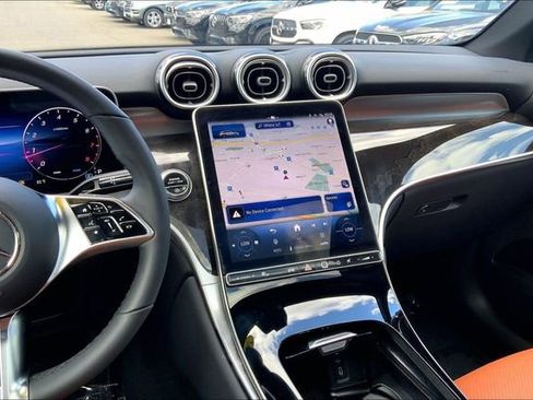 Used 2026 Mercedes-Benz GLC 300 4MATIC image 5