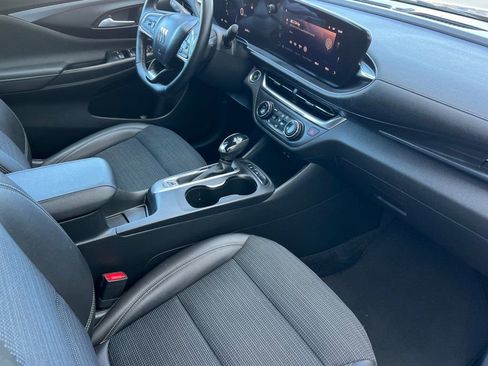 Used 2024 Buick Envista Preferred w/ Convenience I Package FWD image 13
