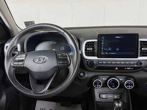 Certified 2025 Hyundai Venue Limited FWD image 30