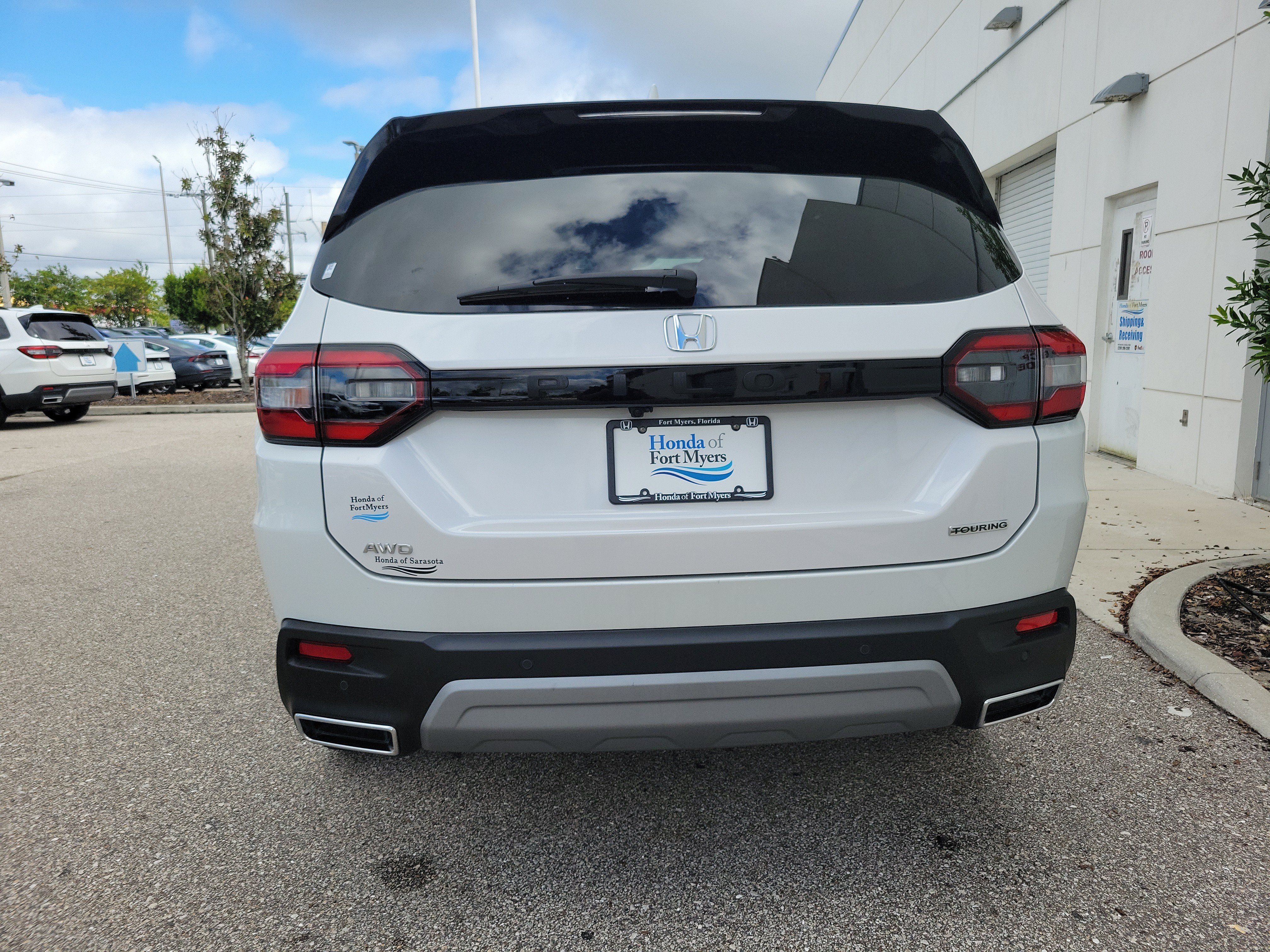 Used 2025 Honda Pilot Touring image 5