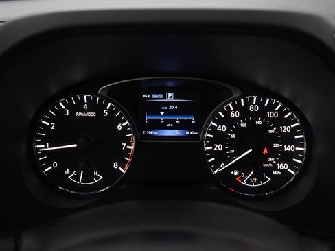 Used 2017 Nissan Pathfinder SL w/ Trailer Tow Package AWD/4WD image 24