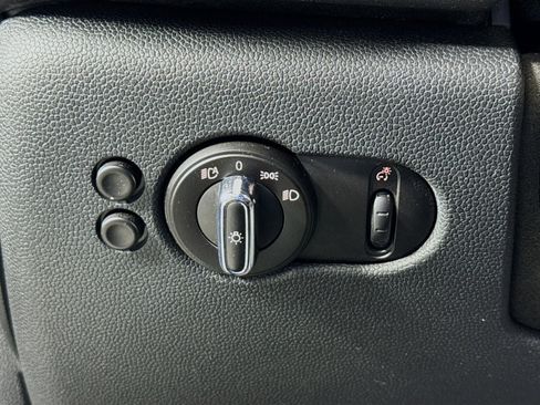 Used 2015 MINI Cooper 2-Door Hardtop image 10