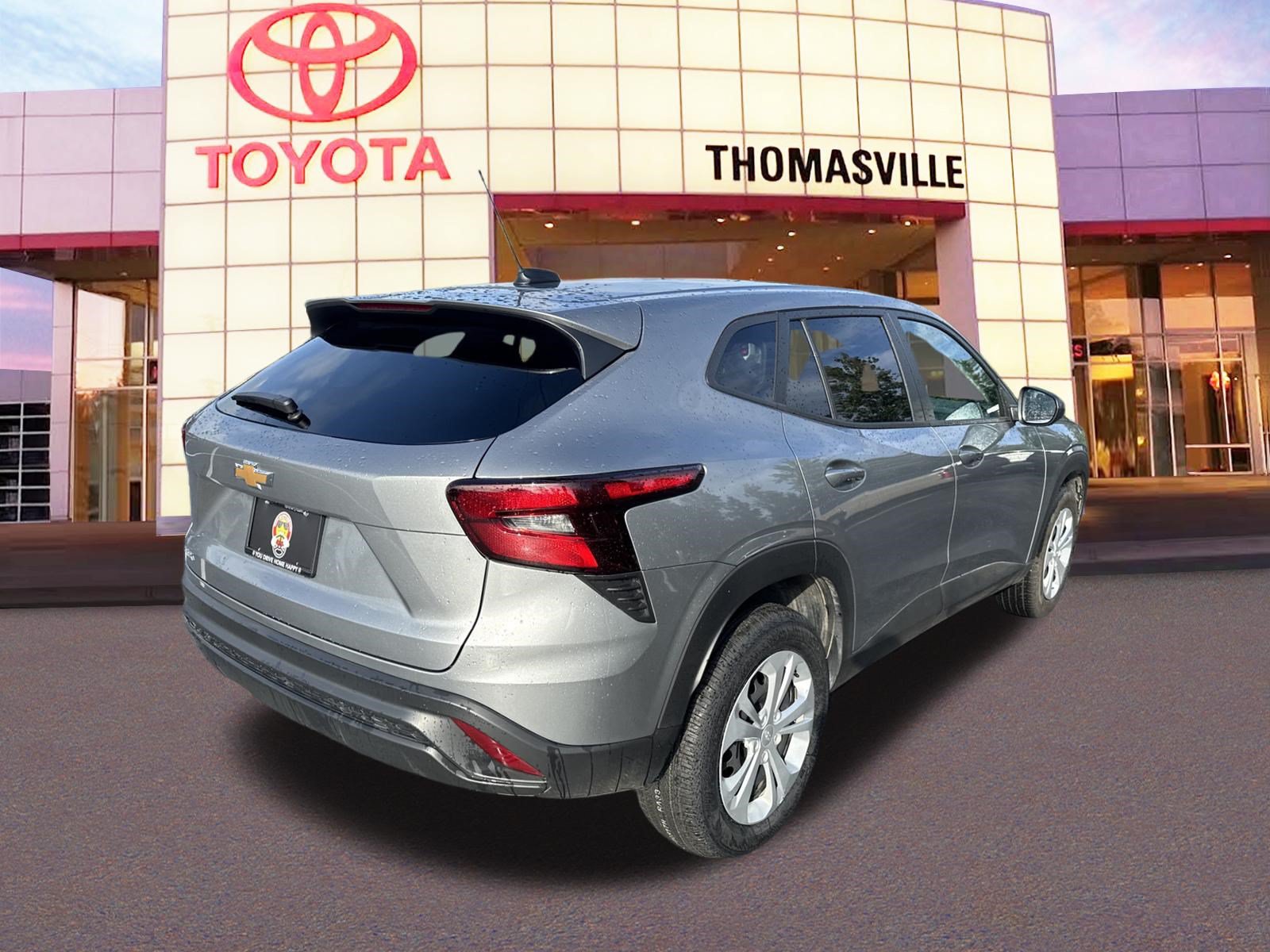 Used 2026 Chevrolet Trax LS FWD image 5