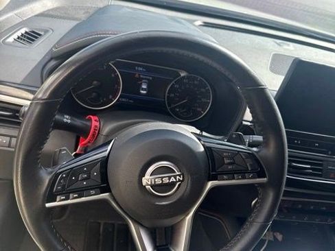 Used 2023 Nissan Altima 2.5 SR w/ SR Premium Package FWD image 11