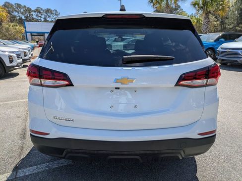 Used 2024 Chevrolet Equinox LS w/ LS Convenience Package image 5