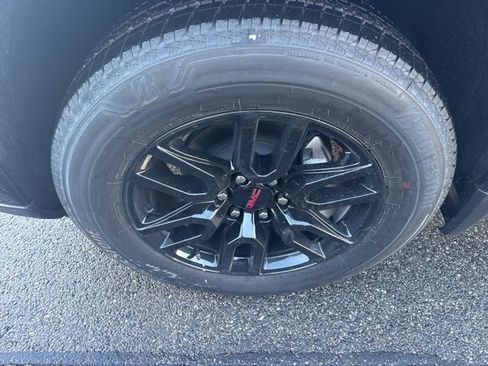 New 2026 GMC Sierra 1500 Elevation image 5