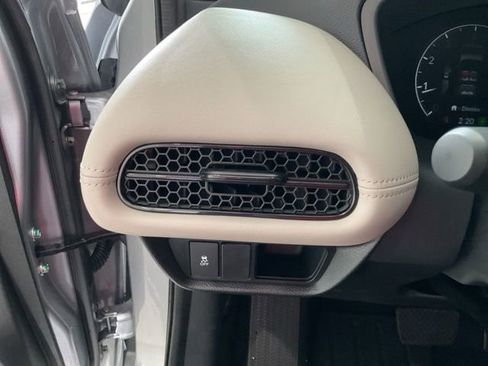 New 2026 Honda HR-V LX image 8