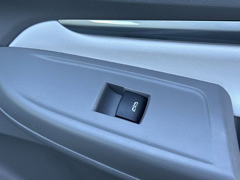 Used 2023 Chevrolet Bolt EUV Premier image 22