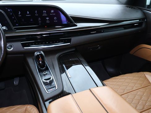 Used 2022 Cadillac Escalade ESV Sport w/ Touring Package image 17