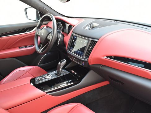 Used 2023 Maserati Levante Modena AWD/4WD image 19