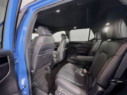 Used 2025 Honda Pilot TrailSport image 22