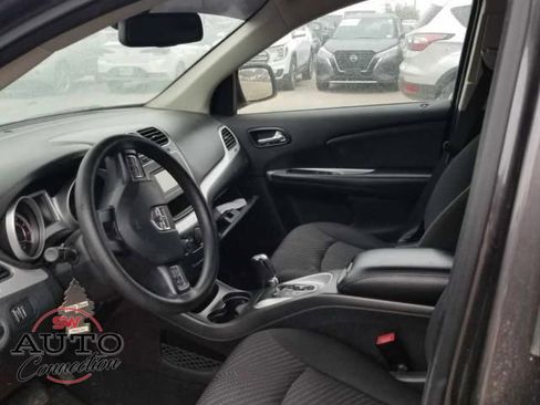 Used 2020 Dodge Journey SE w/ Blacktop Package image 7