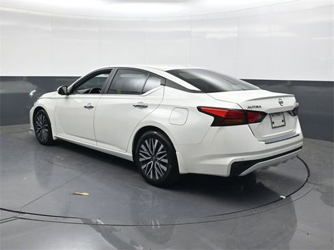 Used 2023 Nissan Altima 2.5 SV image 6