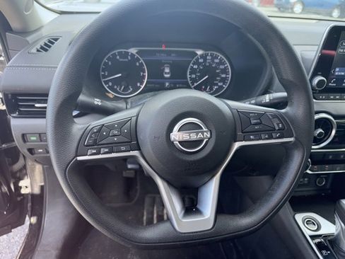 Used 2024 Nissan Sentra SV image 9