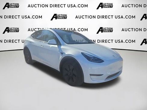 Used 2025 Tesla Model Y Long Range image 28