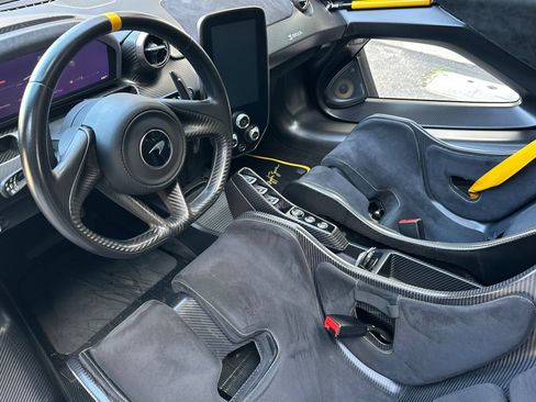 Used 2019 McLaren Senna RWD image 4