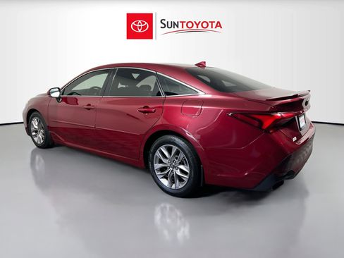 Used 2019 Toyota Avalon XLE image 6