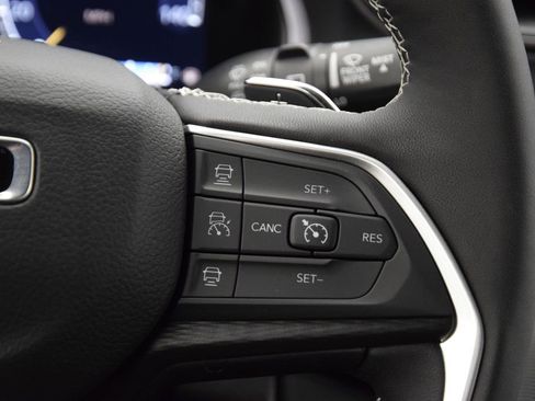 Used 2024 Jeep Grand Cherokee Altitude RWD image 22