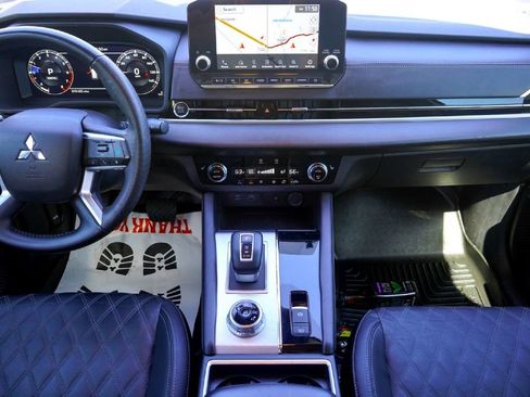Used 2023 Mitsubishi Outlander SEL FWD image 25