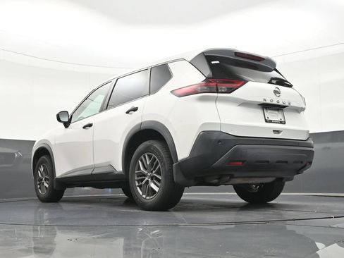 Used 2021 Nissan Rogue S FWD image 25