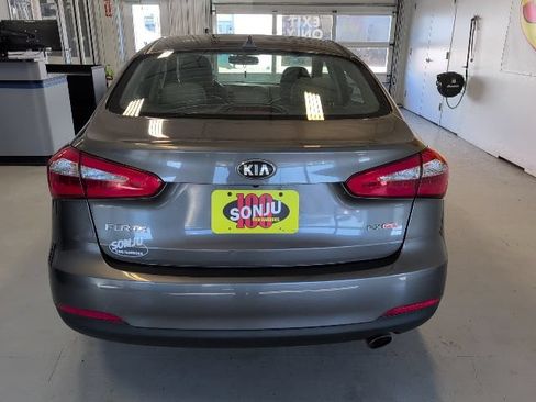 Used 2014 Kia Forte EX w/ Premium Package FWD image 4