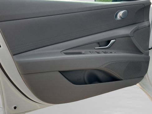 New 2026 Hyundai Elantra SE FWD image 16