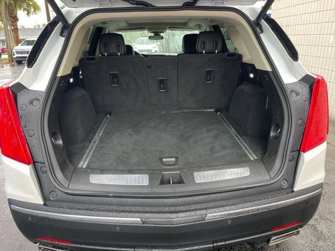Used 2019 Cadillac XT5 Premium Luxury FWD image 5