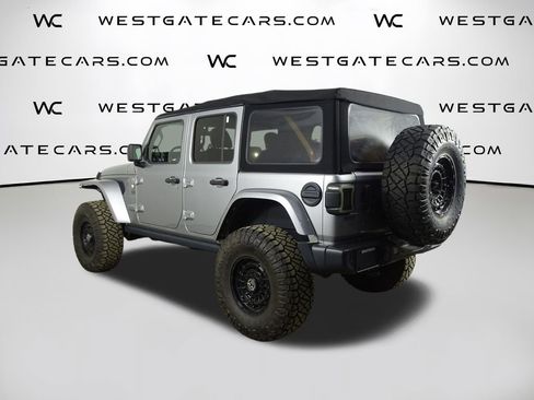 Used 2018 Jeep Wrangler Unlimited Sahara image 5