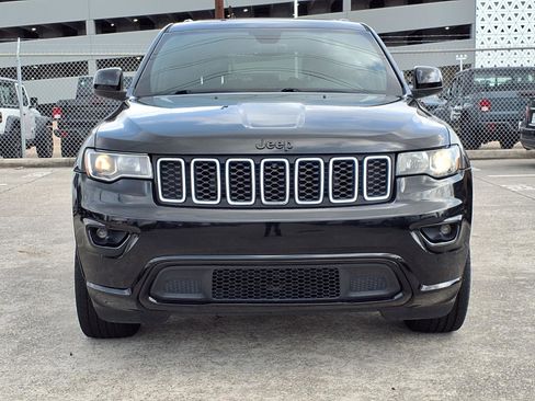 Used 2018 Jeep Grand Cherokee Altitude image 21