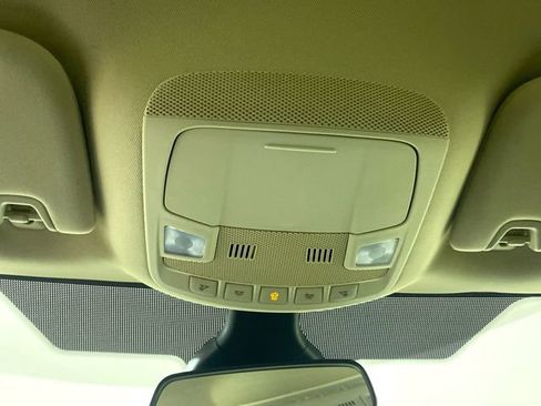 Used 2022 Ford Edge SE image 9