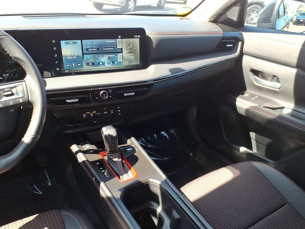 Used 2025 Nissan Kicks SR AWD/4WD image 16