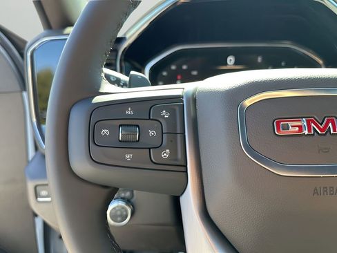 New 2026 GMC Sierra 1500 SLT image 29
