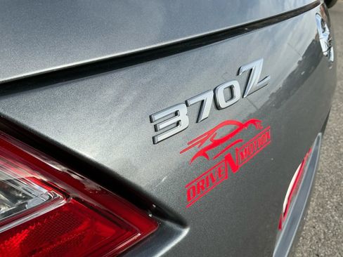 Used 2014 Nissan 370Z Touring w/ Sport Package image 17