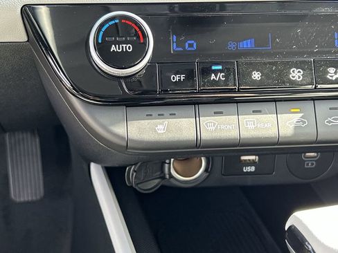 New 2026 Hyundai Elantra Limited image 8