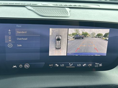 Used 2025 Buick Enclave Preferred FWD image 27