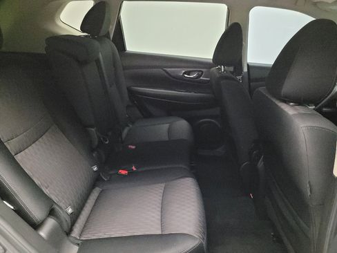 Used 2020 Nissan Rogue SV w/ Premium Package FWD image 19