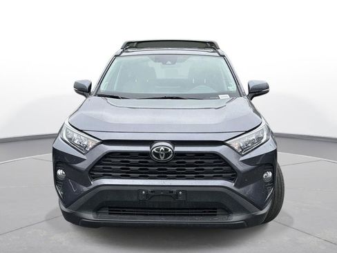 Used 2020 Toyota RAV4 XLE Premium image 3
