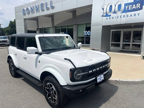 Used 2024 Ford Bronco Outer Banks AWD/4WD image 1