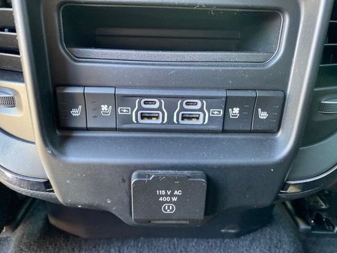 Used 2025 RAM 1500 Limited AWD/4WD image 34