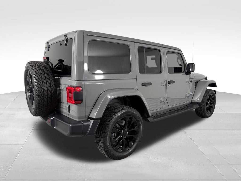 Used 2023 Jeep Wrangler Unlimited Sahara AWD/4WD image 10