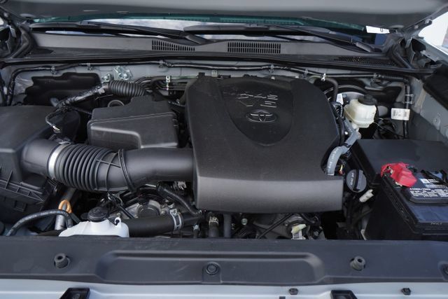 Used 2021 Toyota Tacoma SR5 RWD image 35