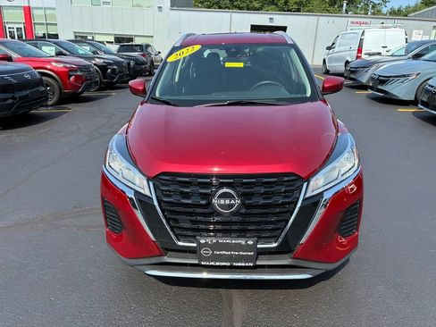 Used 2022 Nissan Kicks SV FWD image 2