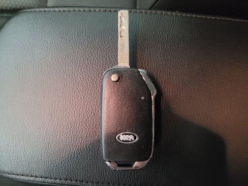 Used 2020 Kia Soul LX FWD image 32