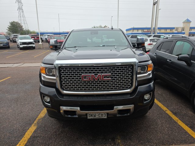 Used 2015 GMC Sierra 2500 Denali w/ Duramax Plus Package AWD/4WD image 2